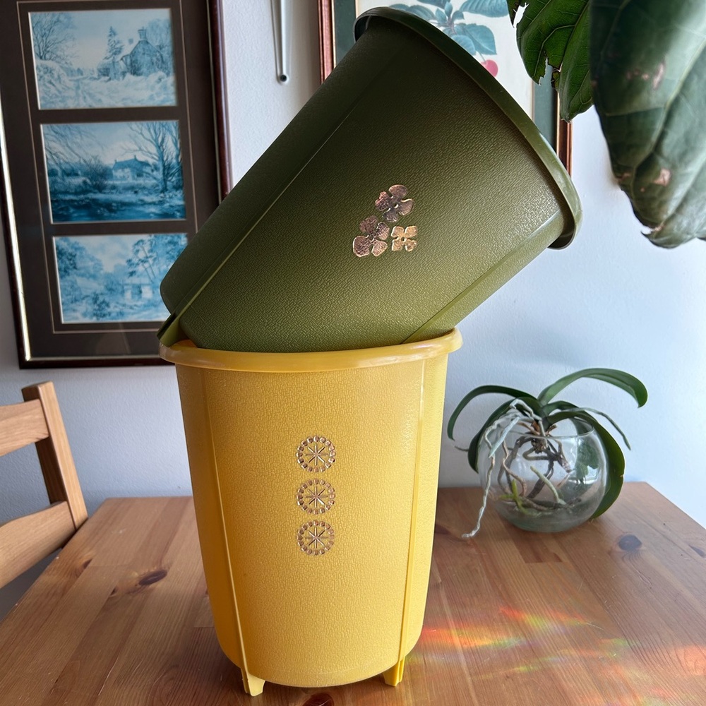 Vintage 70s Rubbermaid Green and Yellow Decorative Bins